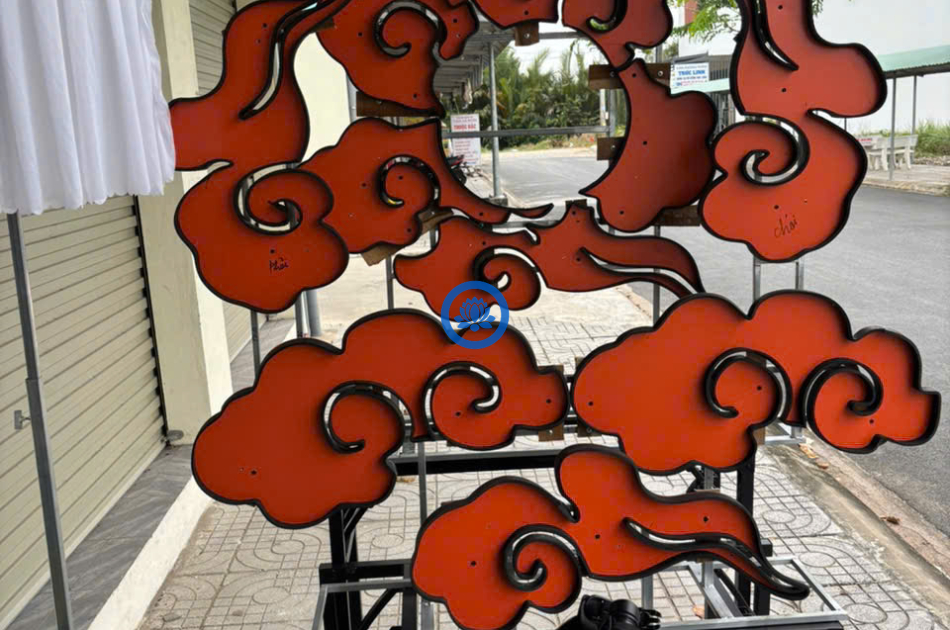 Cốt hoa sen màu đỏ